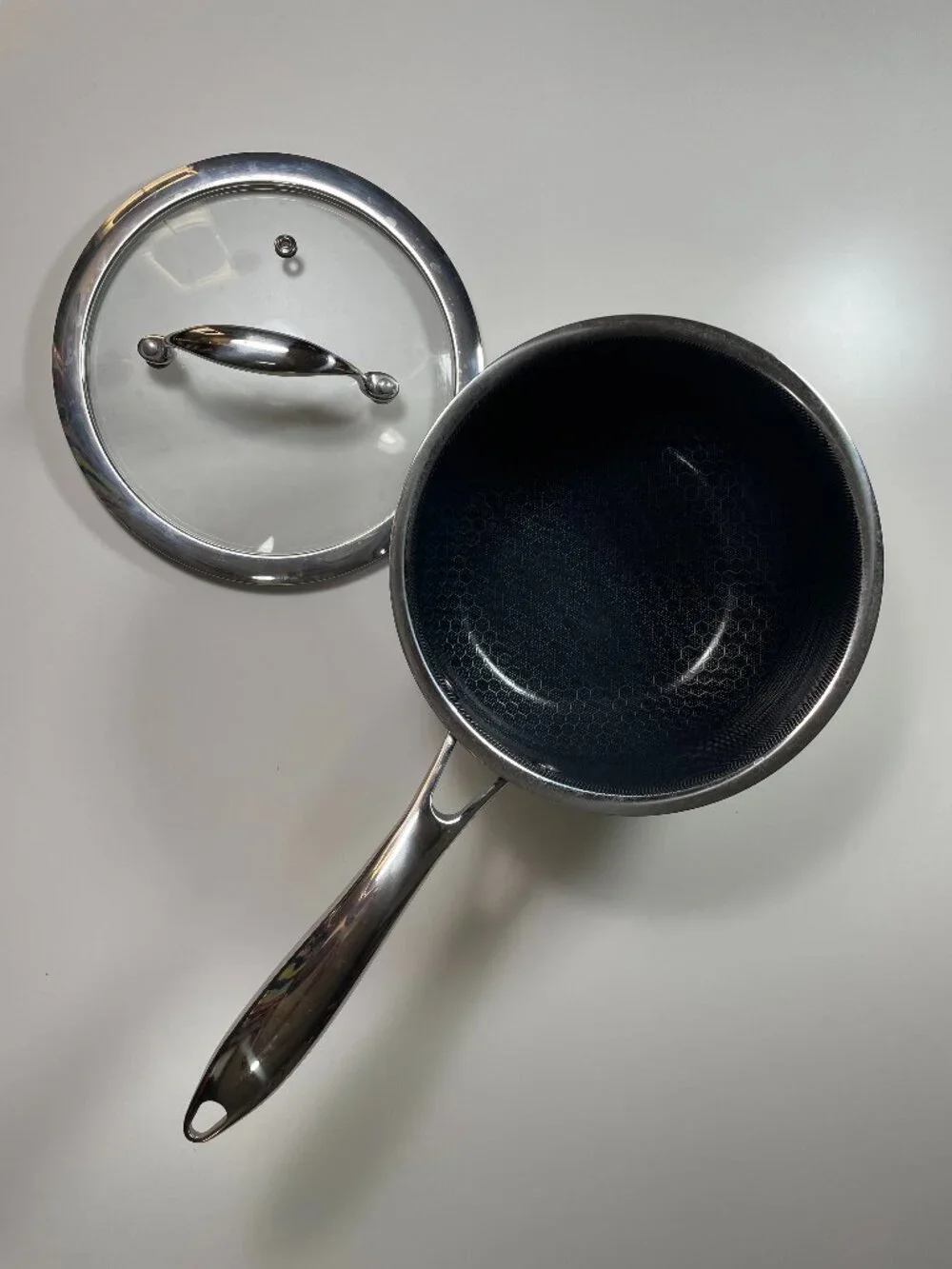 HexClad 2 Qt Sauce Pan with Lid Hybrid Stainless Nonstick Excellent Condition